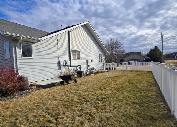 $369,900 | 807 8th Street Southwest, Pipestone, MN 56164
