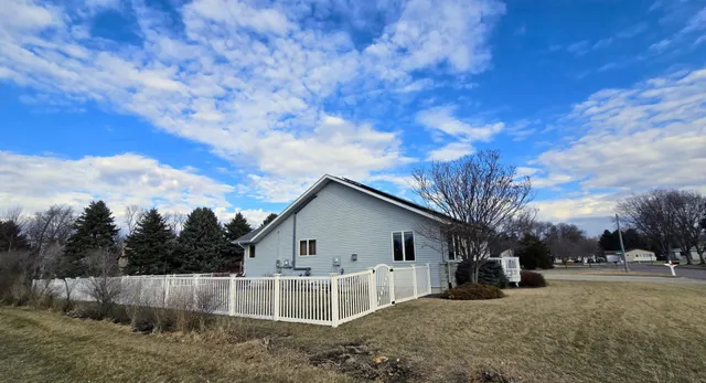 $379,900 | 807 8th Street Southwest, Pipestone, MN 56164