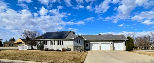 $379,900 | 807 8th Street Southwest, Pipestone, MN 56164