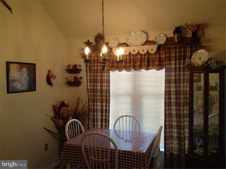 1015 Rill Road Reading, PA 19606 - Photo 11 of 25 Dining Room