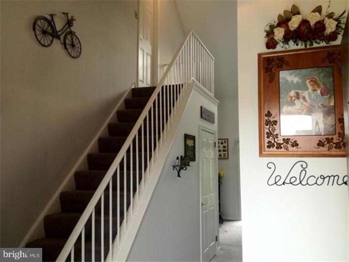 1015 Rill Road Reading, PA 19606 - Photo 3 of 25 Foyer