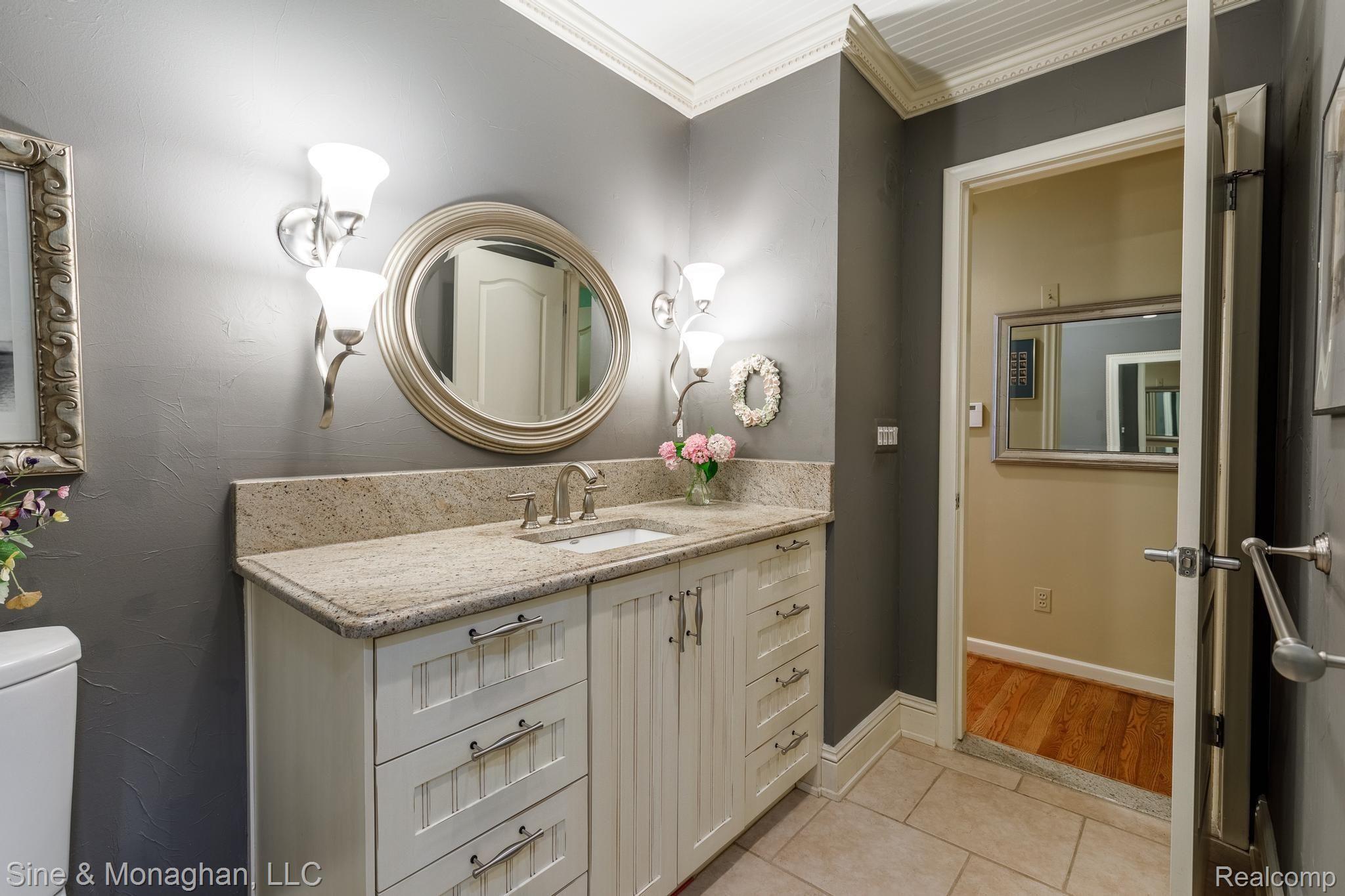 850 Shoreham Road Grosse Pointe, MI 48236 - Photo 20 of 37 850 Shoreham Rd-23.jpg