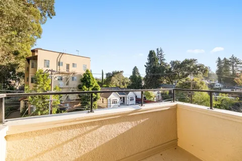 $895,000 | 1500 Willow Avenue, Unit 301, Burlingame, CA 94010