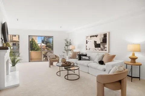 $895,000 | 1500 Willow Avenue, Unit 301, Burlingame, CA 94010