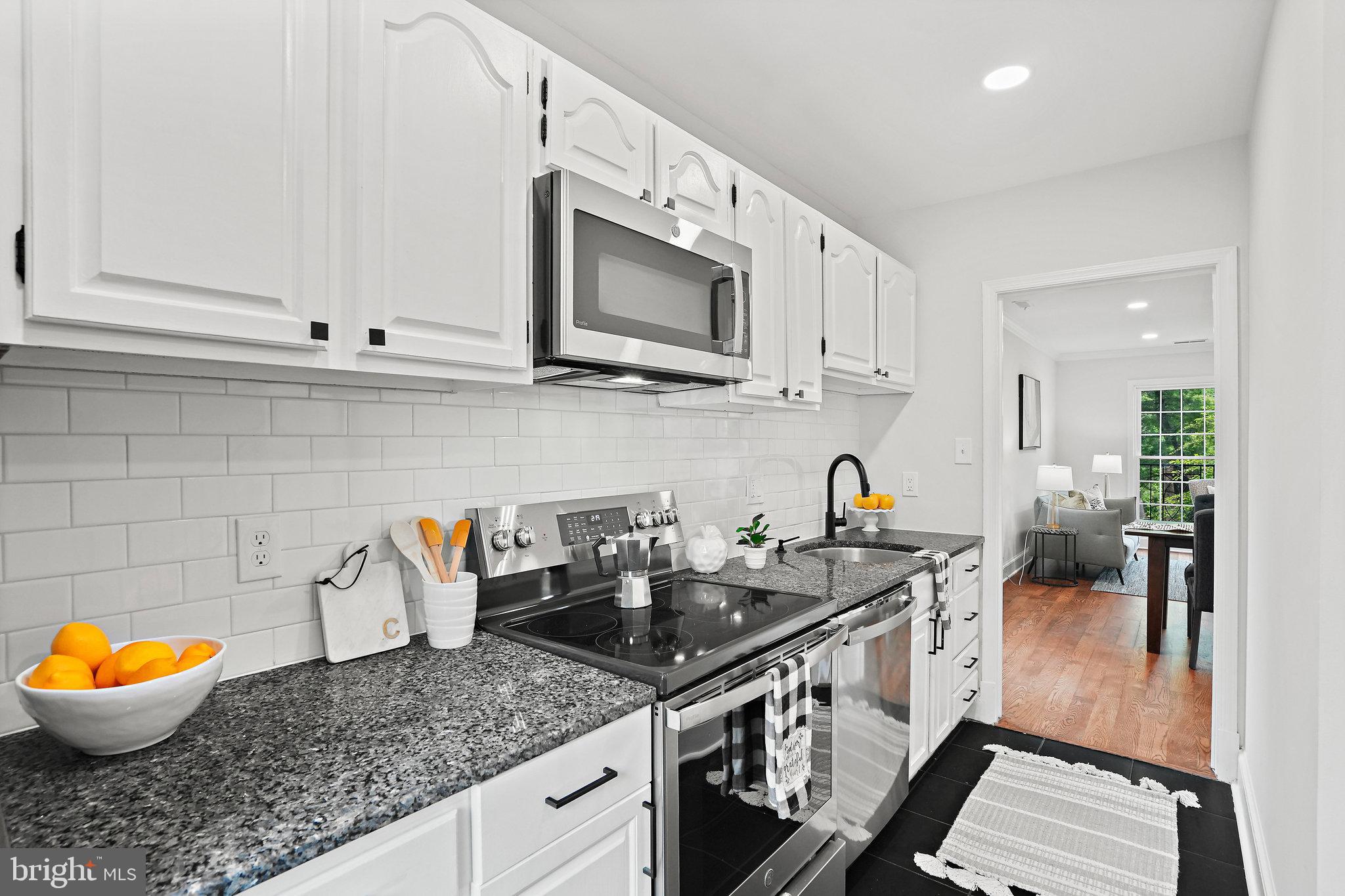 3259 Sutton Place Northwest, Unit A Washington, DC 20016 - Photo 7 of 41 Kitchen