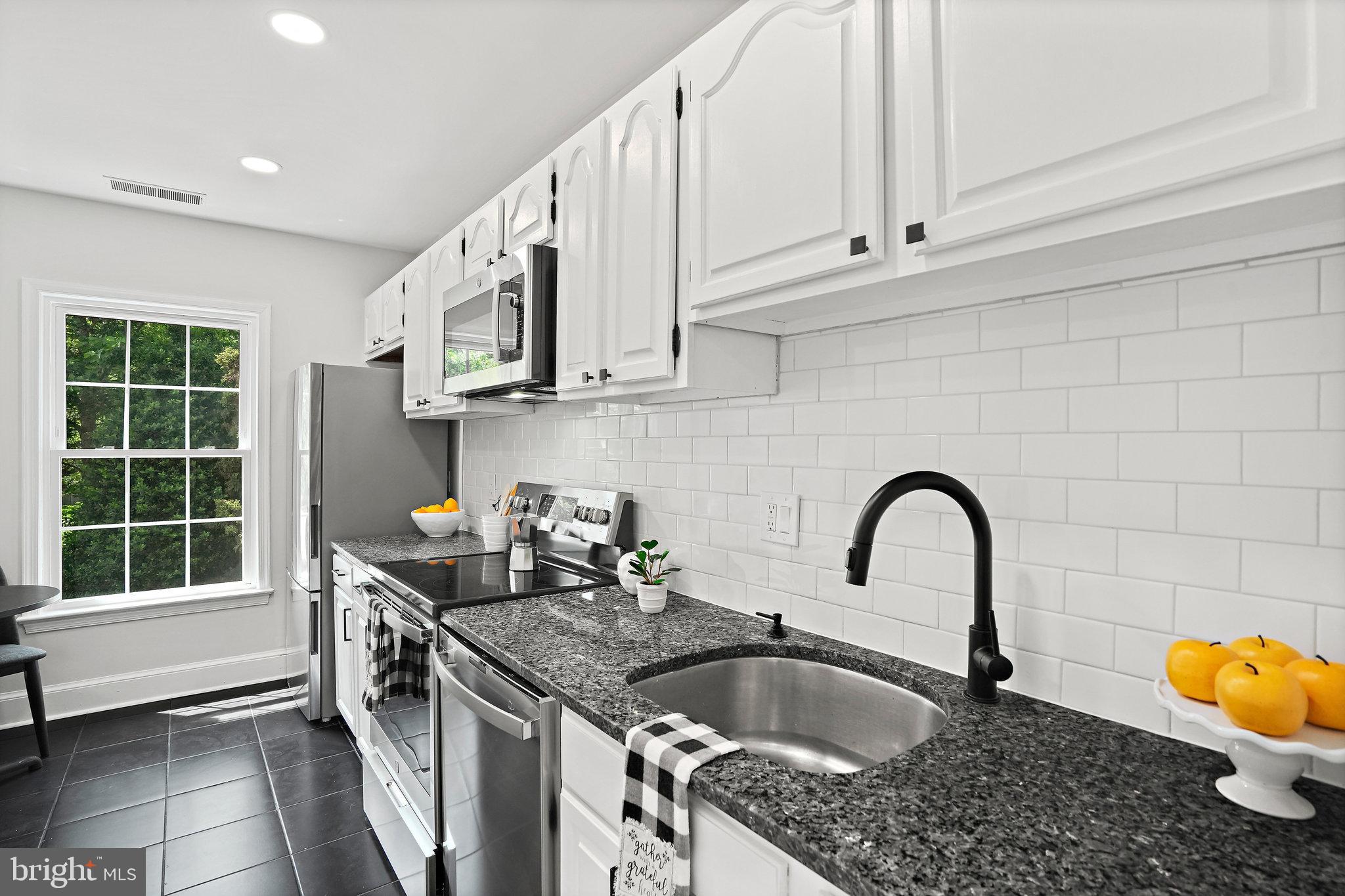 3259 Sutton Place Northwest, Unit A Washington, DC 20016 - Photo 8 of 41 Kitchen