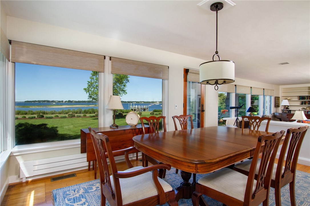 151 Ferry Road Bristol, RI 02809 - Photo 20 of 49 Dining area