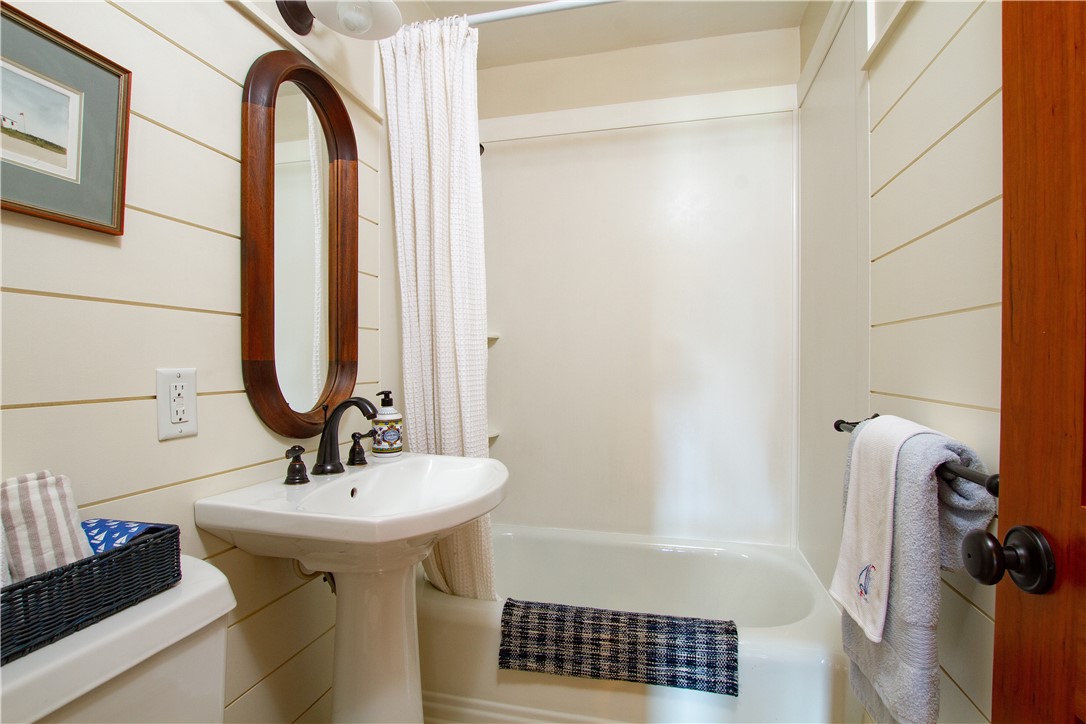 151 Ferry Road Bristol, RI 02809 - Photo 29 of 49 Recreation room