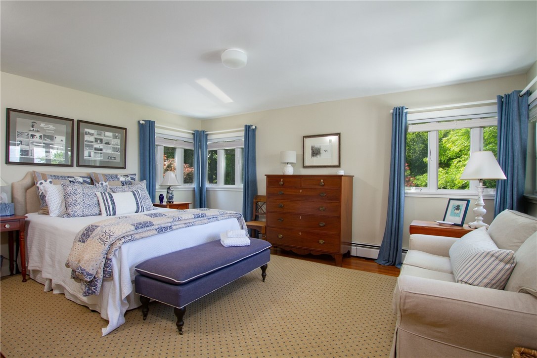 151 Ferry Road Bristol, RI 02809 - Photo 38 of 49 Guest room