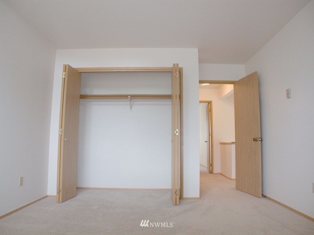 2900 Northeast 8th Street Renton, WA 98056 - Photo 8 of 25 a view of an empty room