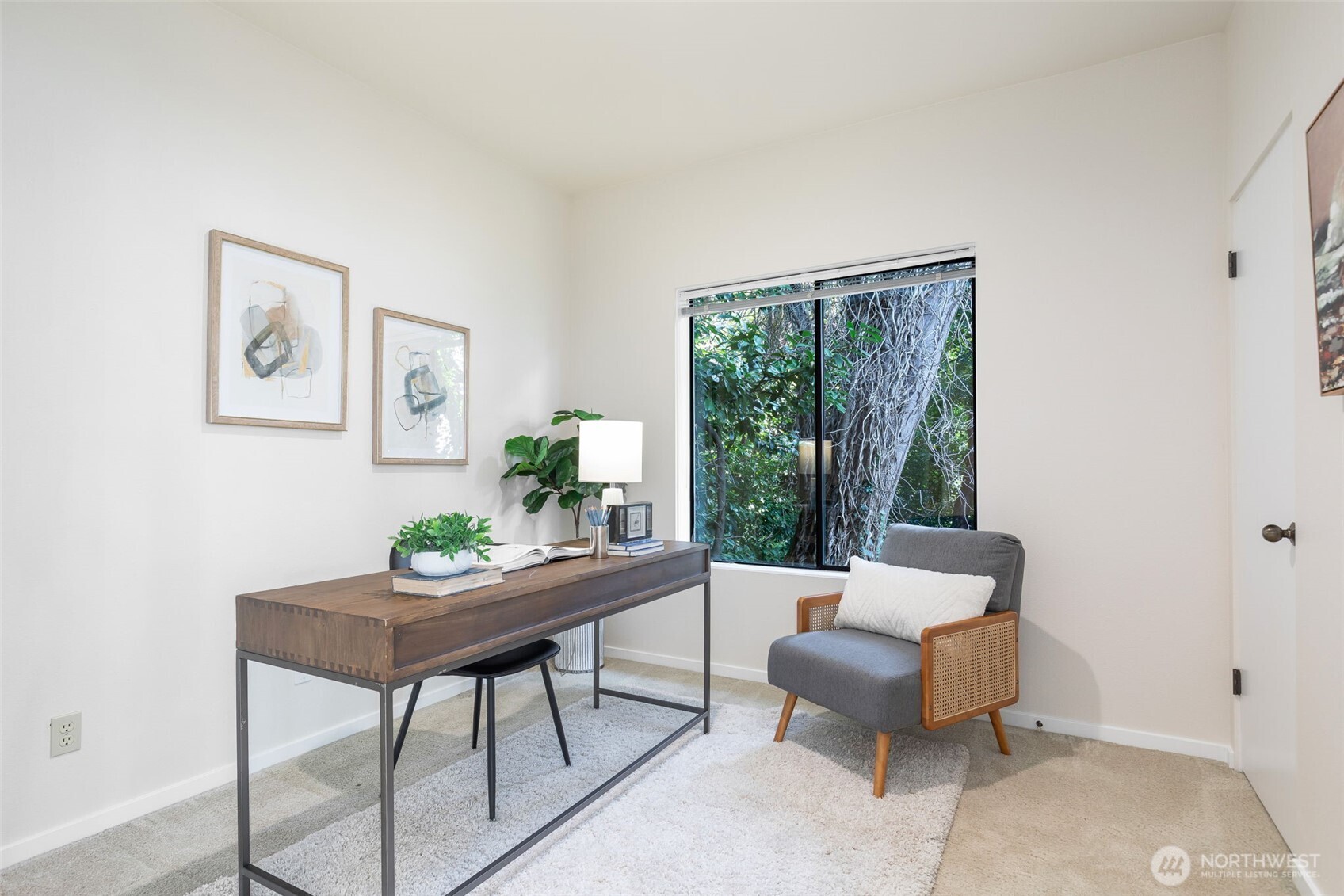 5225 Southwest Jacobsen Road Seattle, WA 98116 - Photo 22 of 36