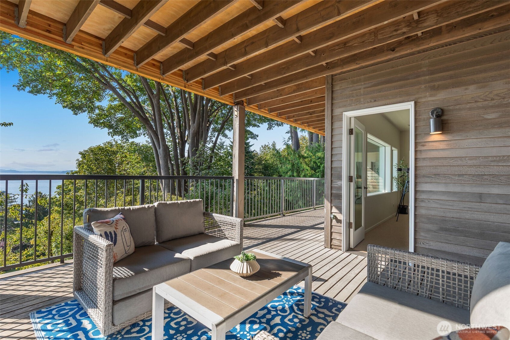 5225 Southwest Jacobsen Road Seattle, WA 98116 - Photo 33 of 36