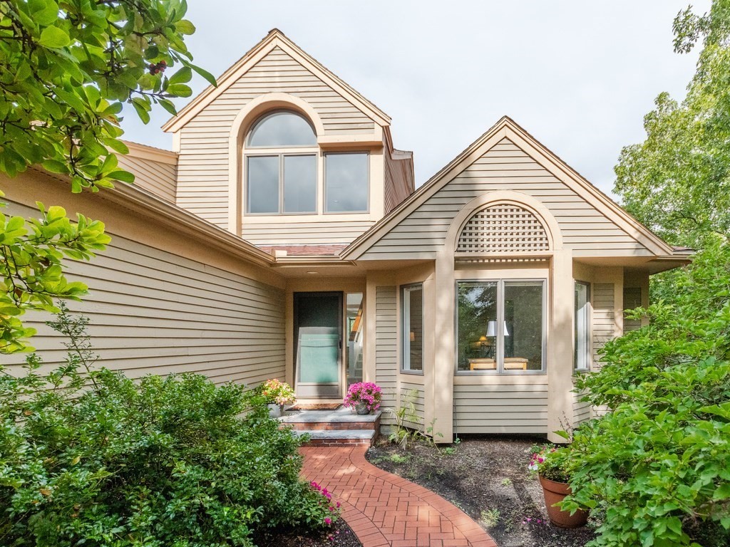 7 Wainwright Road, Unit 39 Winchester, MA 01890 - Photo 1 of 38 Gallery Image 1