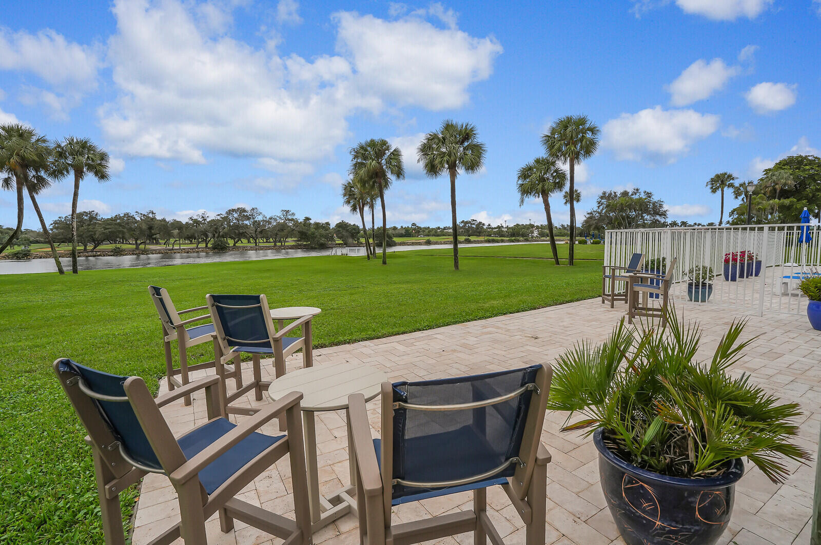 336 Golfview Road, Unit 1115 North Palm Beach, FL 33408 - Photo 35 of 40 Entertaining area