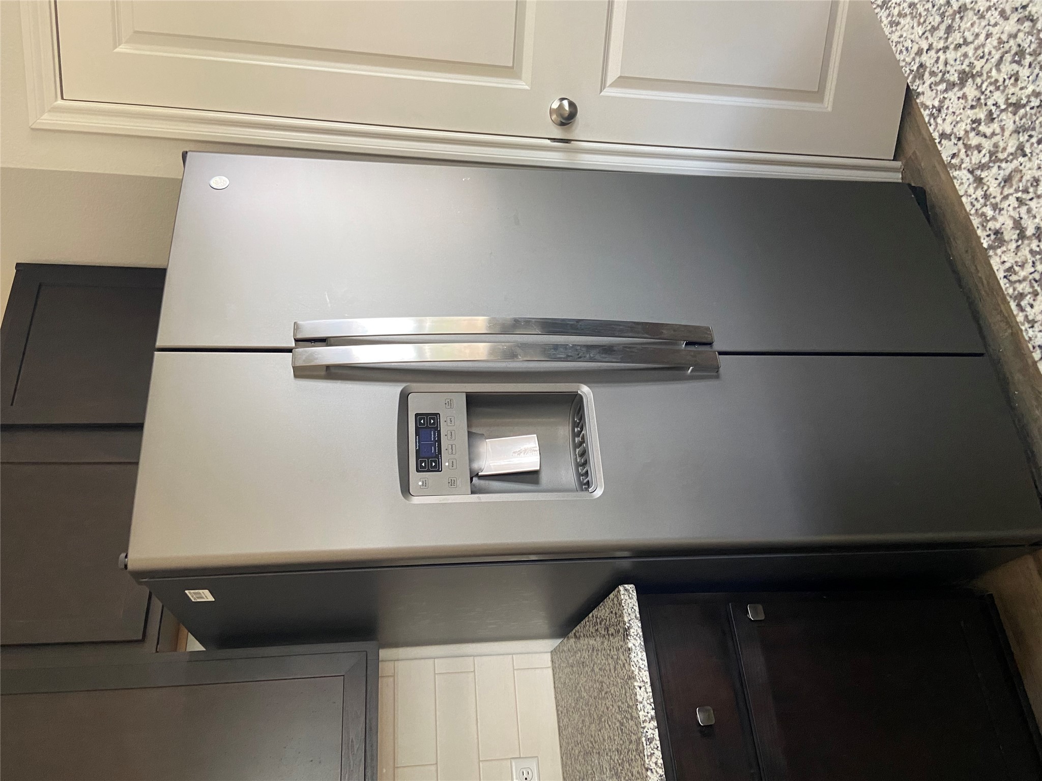 2725 Hopi Path Leander, TX 78641 - Photo 17 of 30 A well-appointed kitchen showcasing a sleek stainless steel refrigerator with an integrated ice maker.