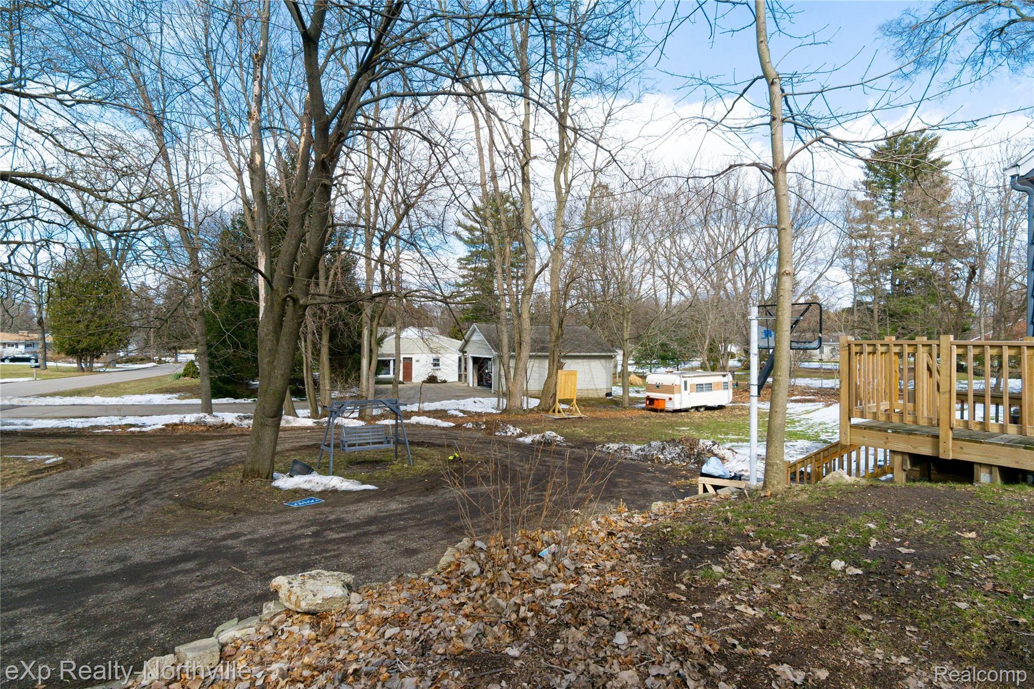 2536 McCain Road Jackson, MI 49203 - Photo 11 of 44 Exteriors (11 of 12).jpg