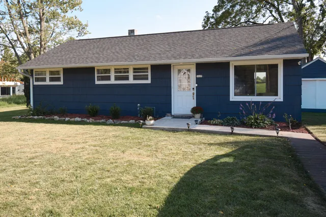 $230,000 | 1027 West Walworth Avenue, Whitewater, WI 53190