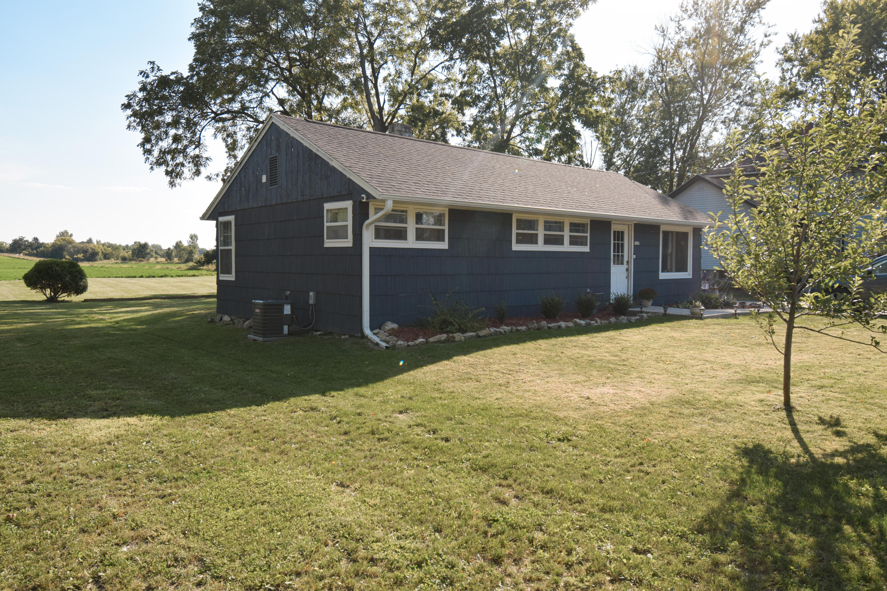 1027 West Walworth Avenue Whitewater, WI 53190 - Photo 2 of 21 DSC_0277
