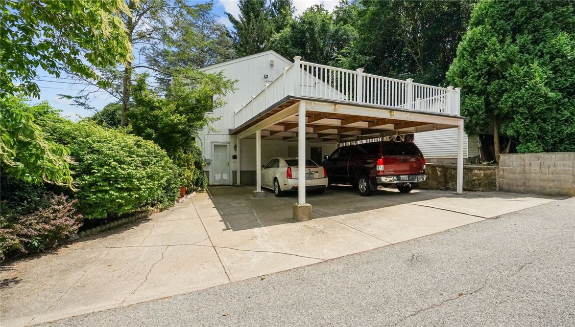 25 Curry Road Cranston, RI 02920 - Photo 3 of 46