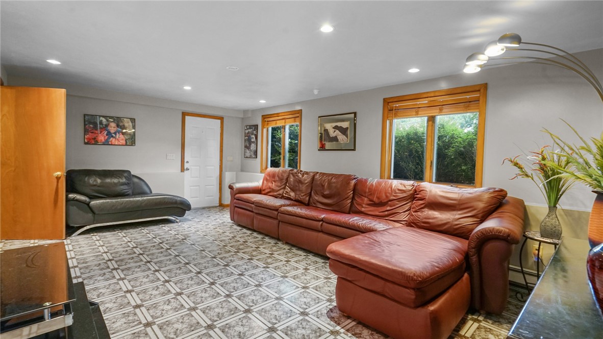 25 Curry Road Cranston, RI 02920 - Photo 31 of 46
