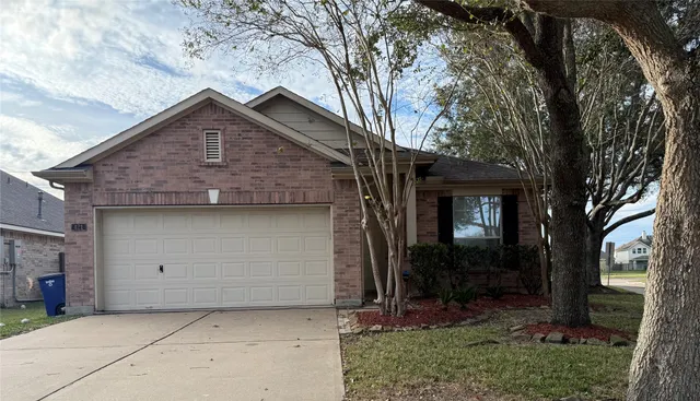 $2,400 | 421 Abbey Lane, League City, TX 77573