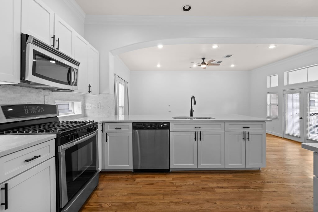 1128 West 26th Street Houston, TX 77008 - Photo 15 of 48 another kitchen view