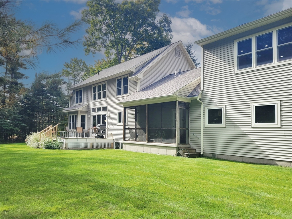 263 Sylvester Road Northampton, MA 01062 - Photo 4 of 35 a front view of a house with garden