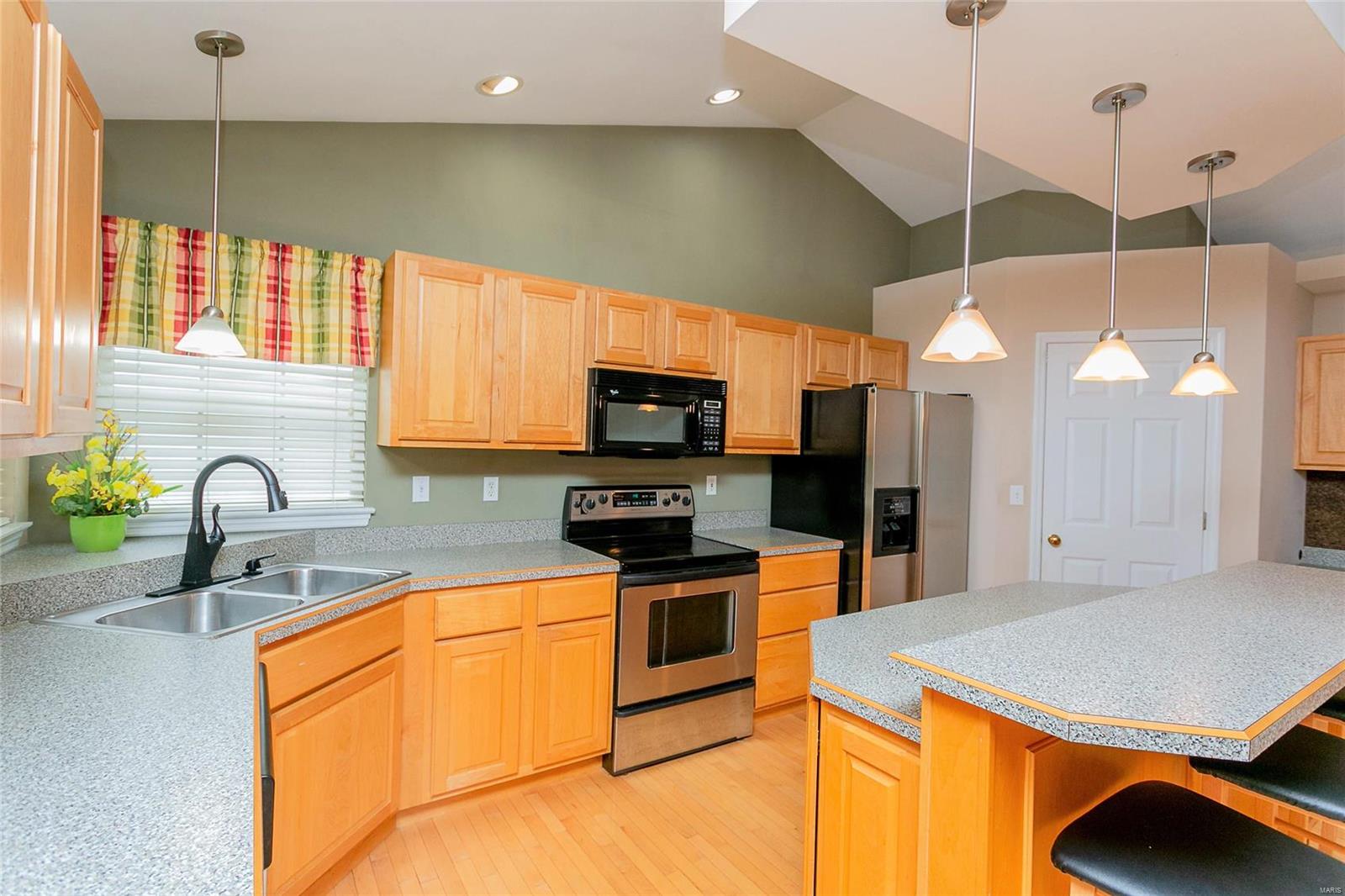 12 Spring Time Court St. Charles, MO 63303 - Photo 4 of 21