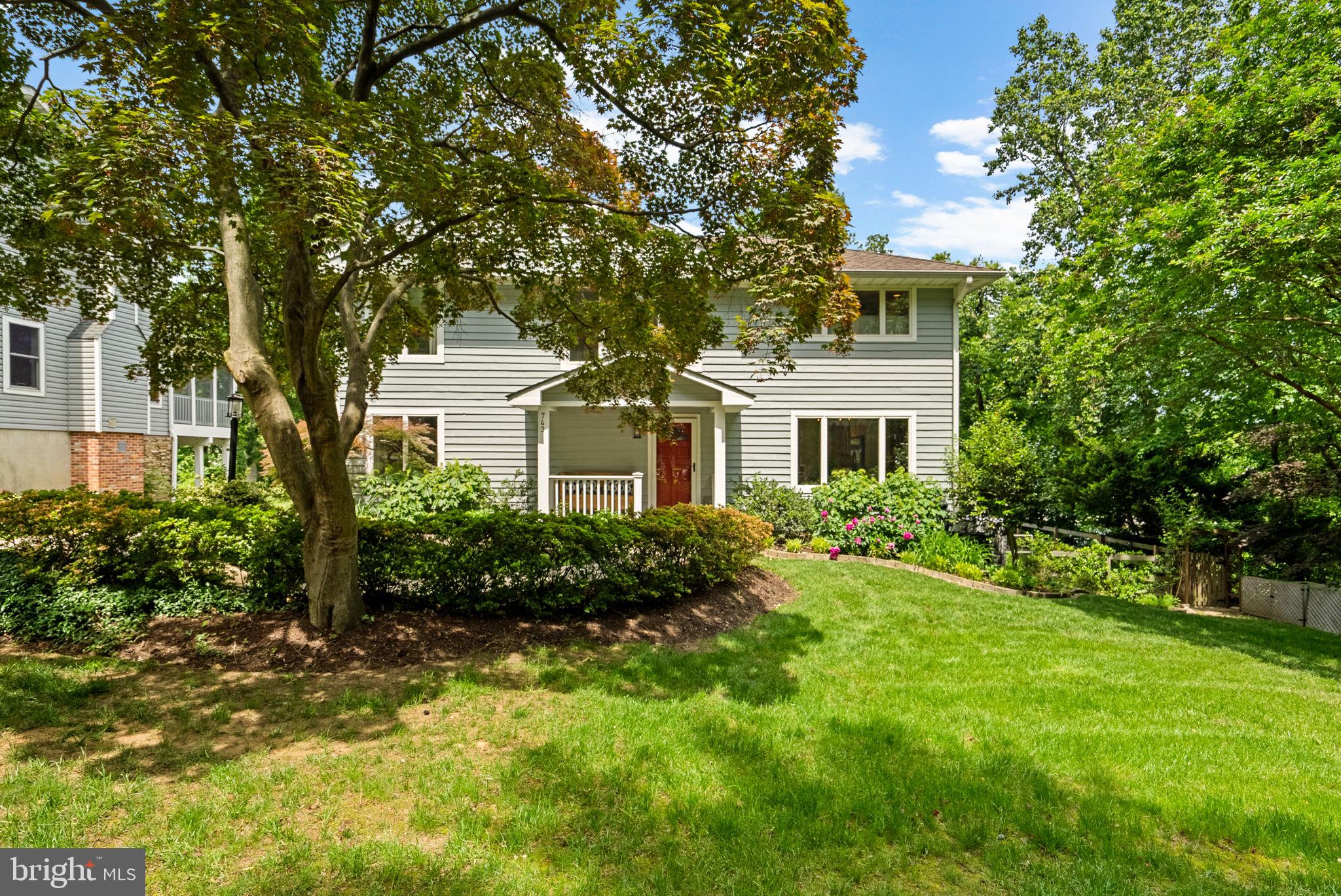 743 Rolling View Drive Annapolis, MD 21409 - Photo 5 of 100 a front view of a house with a yard