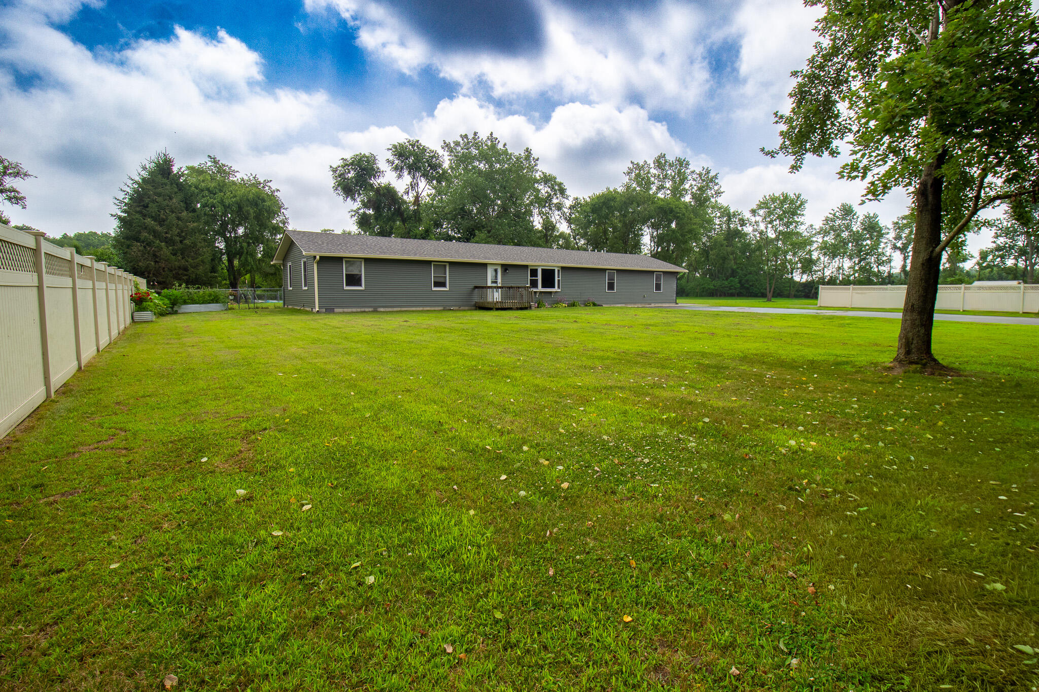 11555 North 1200th Road West Demotte, IN 46310 - Photo 2 of 29 2048x1365