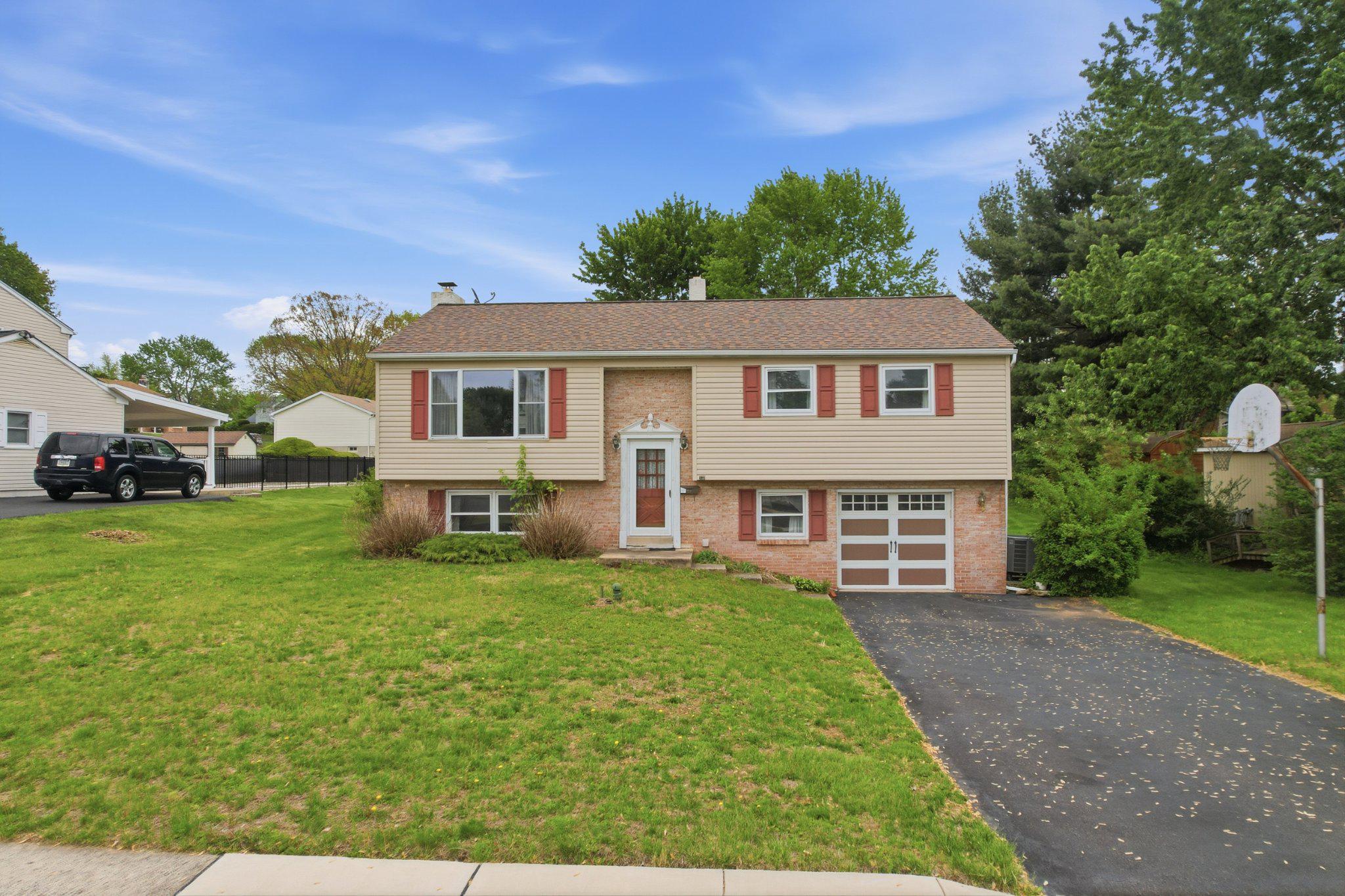 330 Wexford Road Red Hill, PA 18076 - Photo 2 of 54 Plenty of driveway parking