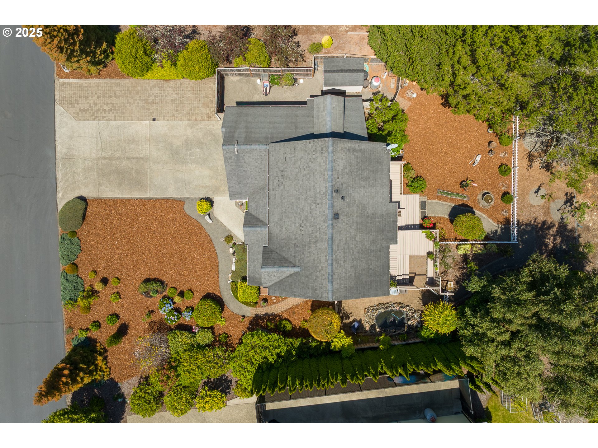 7 Onadoone Court Florence, OR 97439 - Photo 4 of 48