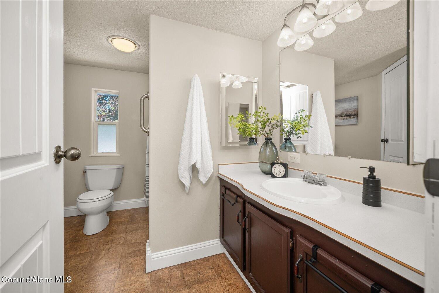 9090 North Runkle Road Hayden, ID 83835 - Photo 27 of 40 Behind the door is a linen closet!