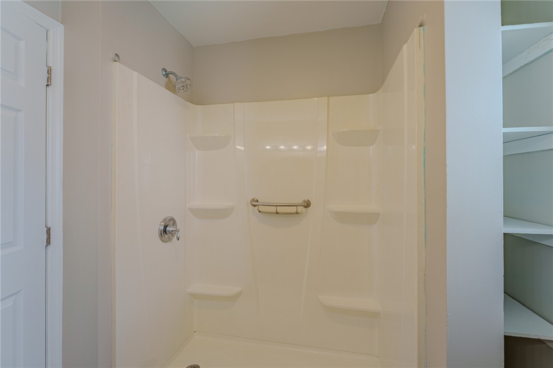 1005 Burt Street Springfield, OH 45505 - Photo 19 of 33 This functional shower space offers convenience and clean design.
