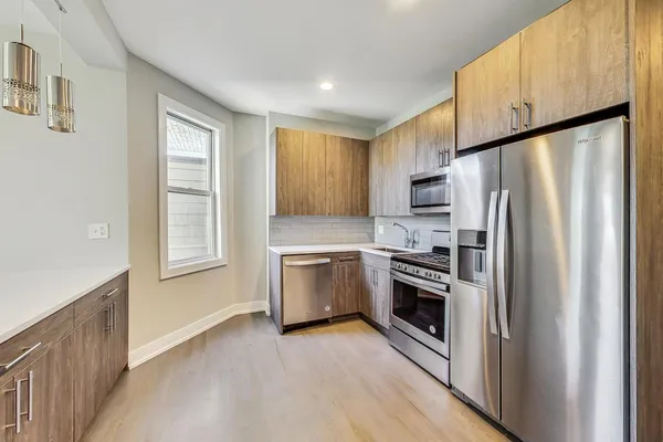 $3,600 | 2131 West Ohio Street, Unit 3, Chicago, IL 60612