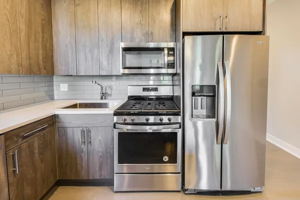 $3,600 | 2131 West Ohio Street, Unit 3, Chicago, IL 60612