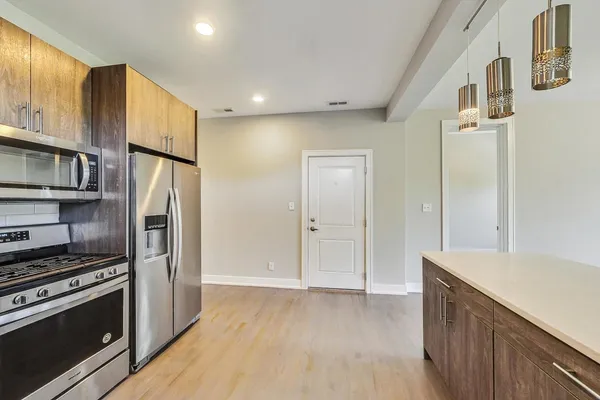 $3,600 | 2131 West Ohio Street, Unit 3, Chicago, IL 60612