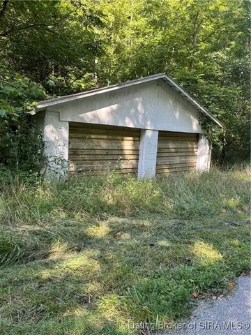 $165,000 | 10692 North Haleysburg Road, Vallonia, IN 47281