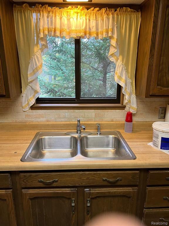 2163 Vernor Road Lapeer, MI 48446 - Photo 16 of 39