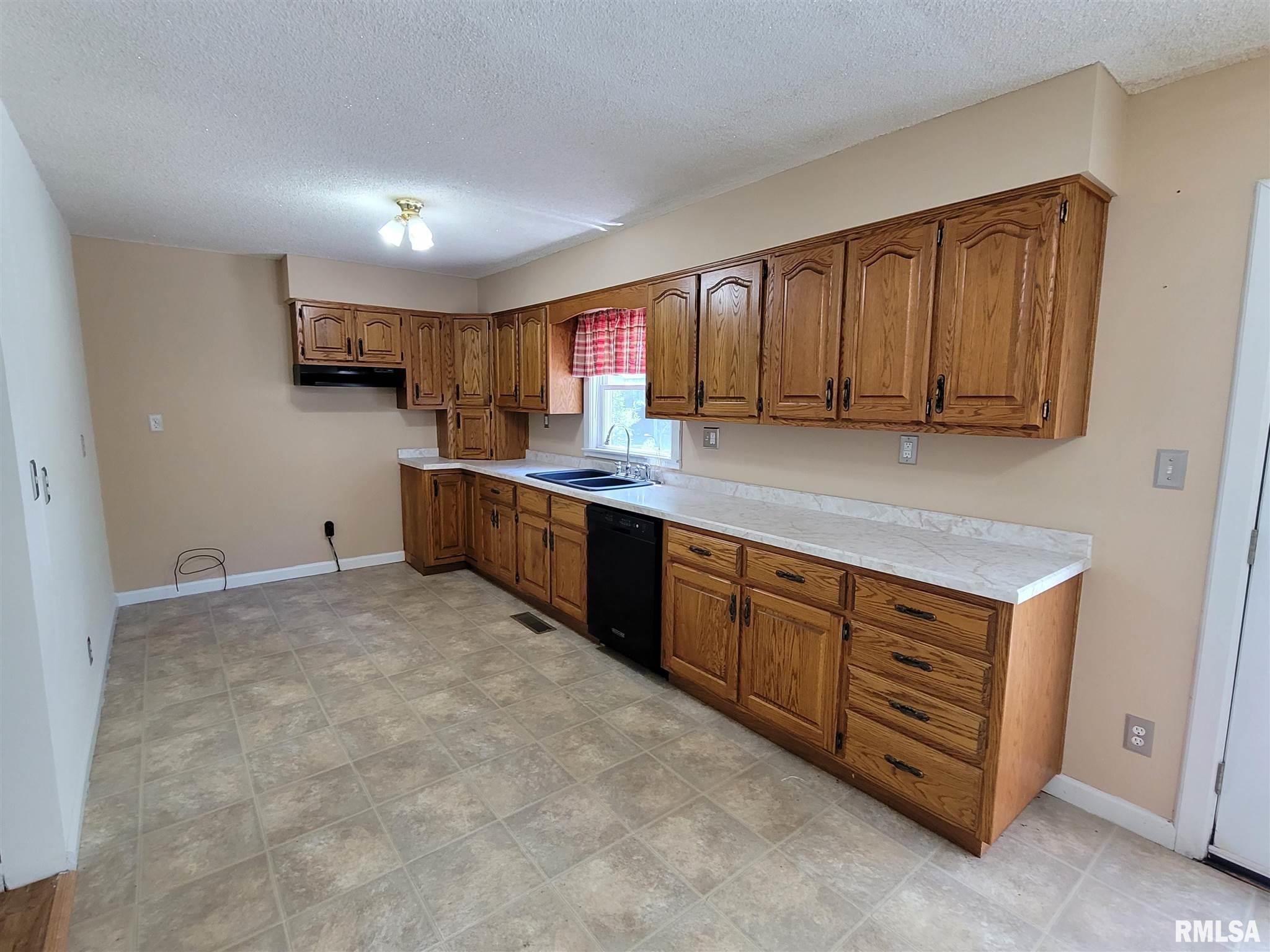 837 Meadowbrook Road Mount Vernon, IL 62864 - Photo 17 of 36