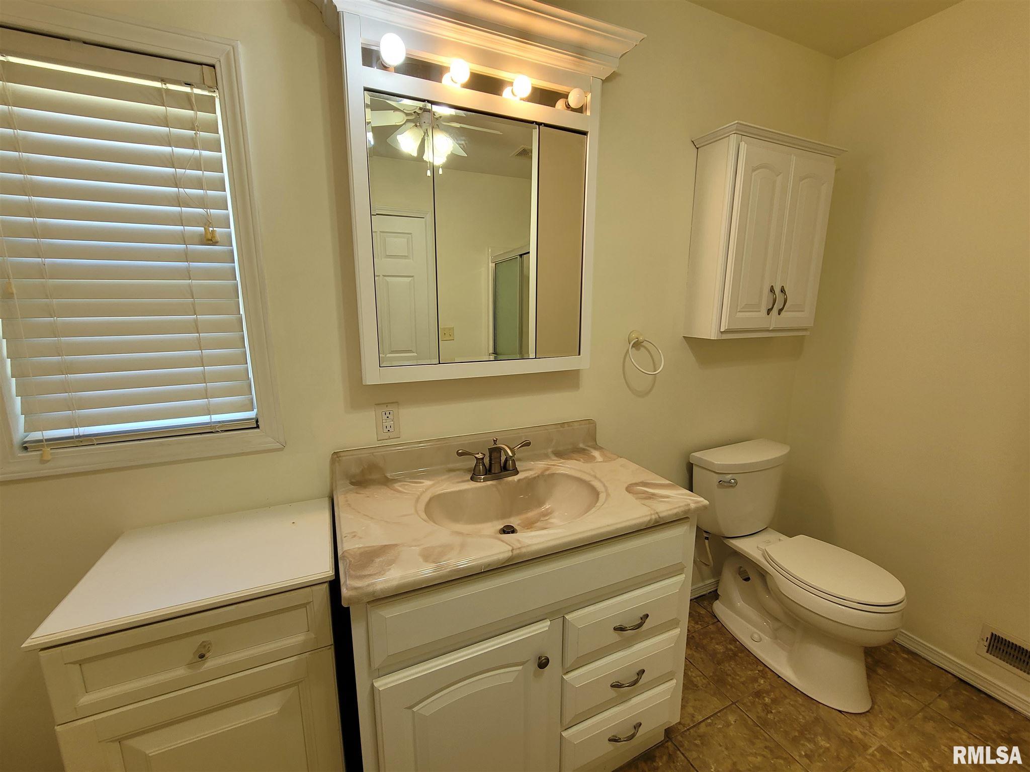 837 Meadowbrook Road Mount Vernon, IL 62864 - Photo 27 of 36