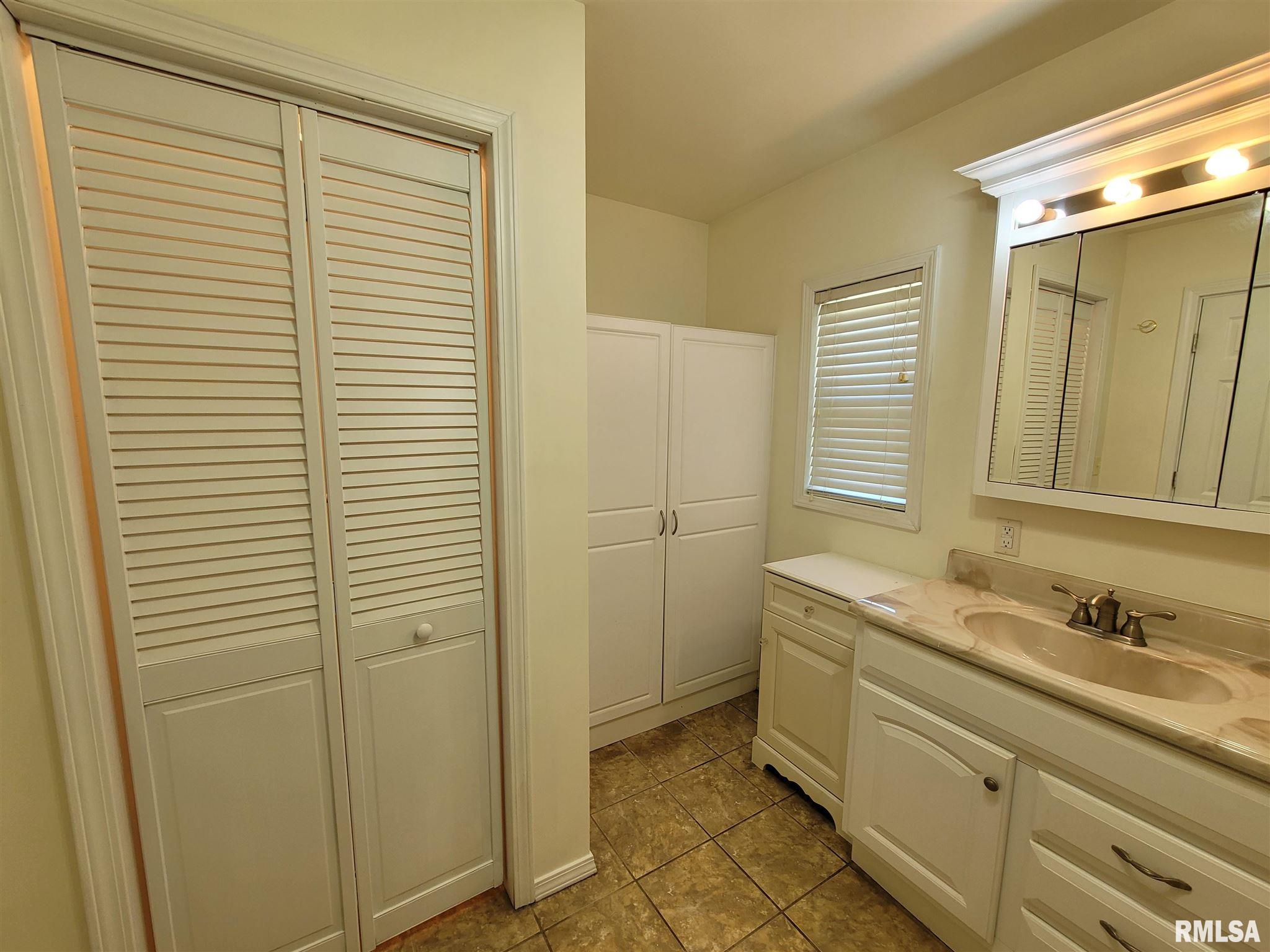 837 Meadowbrook Road Mount Vernon, IL 62864 - Photo 29 of 36