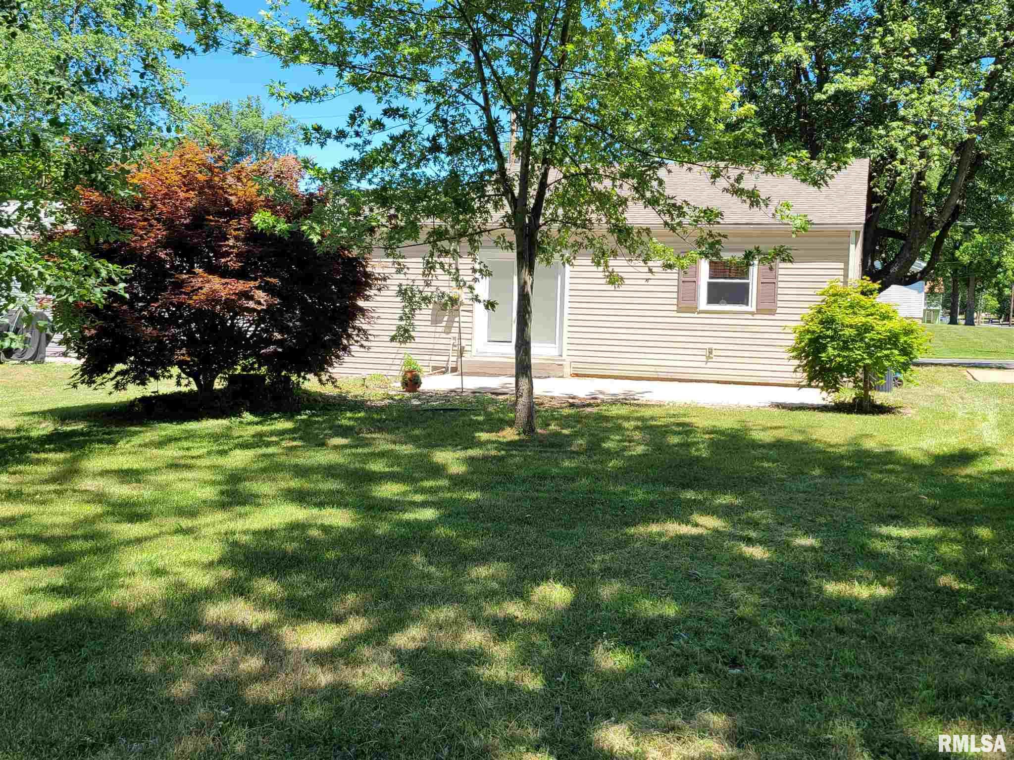 837 Meadowbrook Road Mount Vernon, IL 62864 - Photo 4 of 36