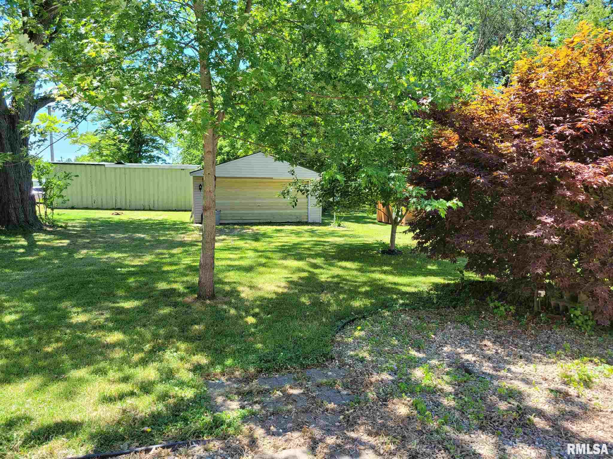 837 Meadowbrook Road Mount Vernon, IL 62864 - Photo 5 of 36