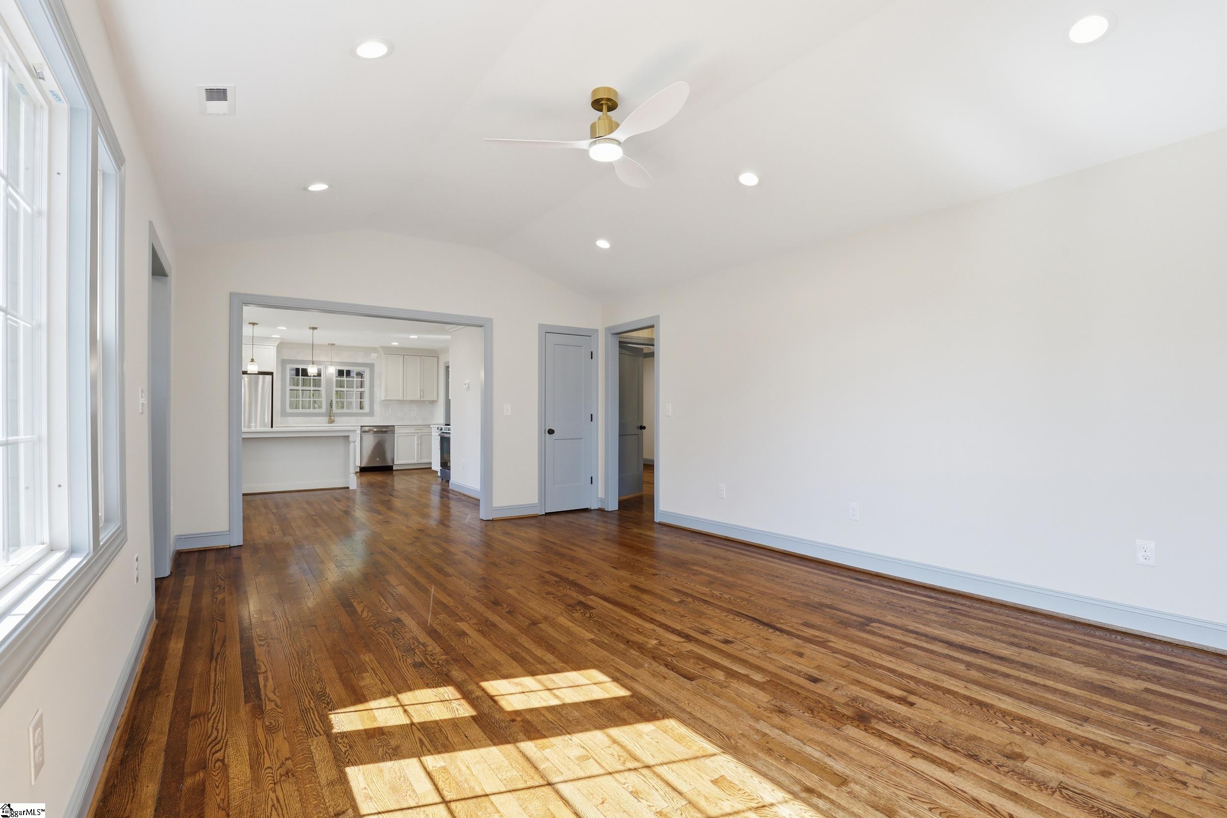 4 Wembley Road Greenville, SC 29607 - Photo 12 of 41