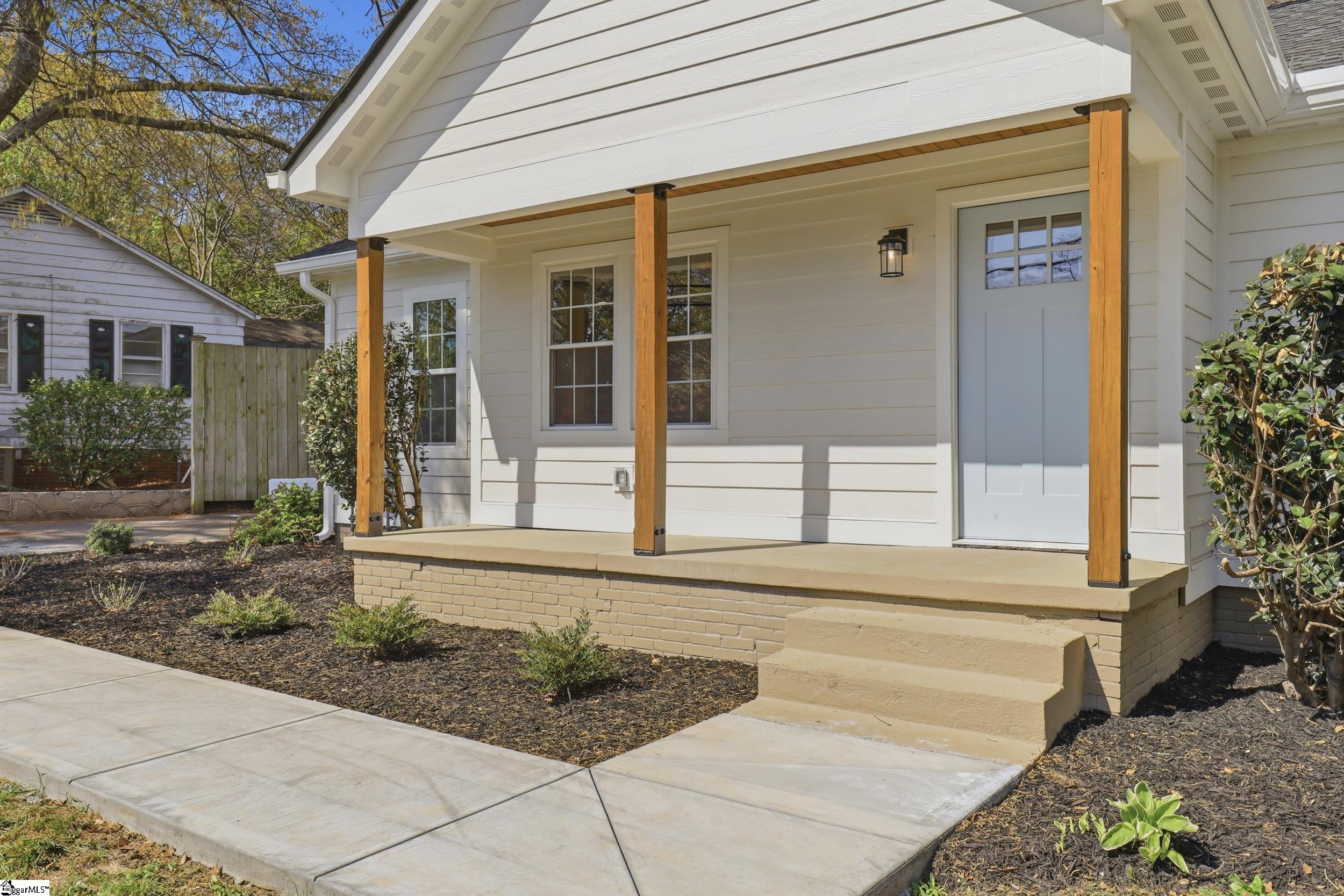 4 Wembley Road Greenville, SC 29607 - Photo 2 of 41