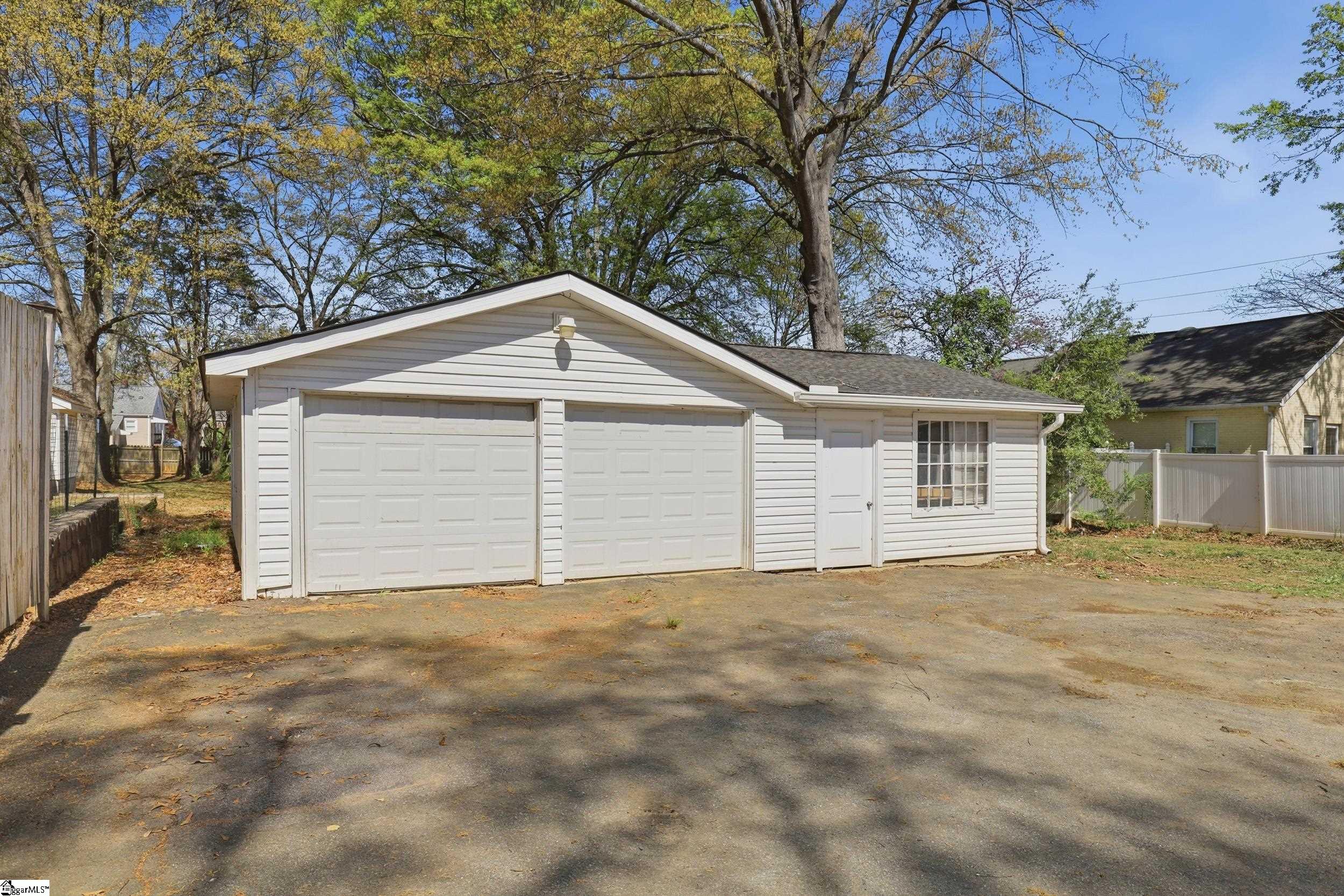 4 Wembley Road Greenville, SC 29607 - Photo 38 of 41