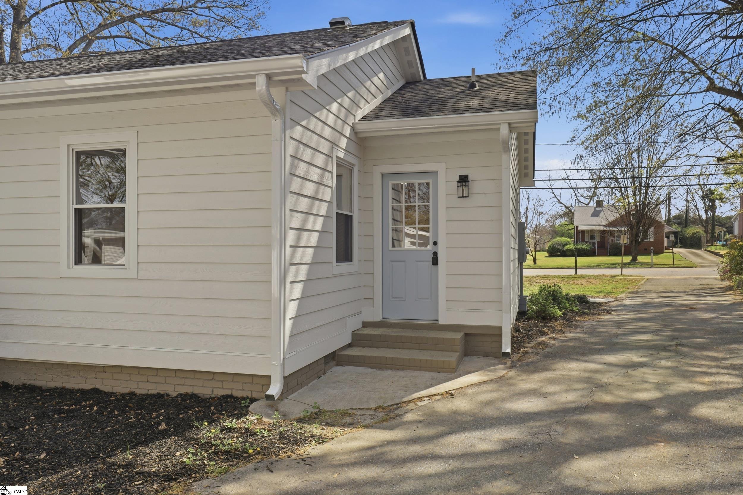 4 Wembley Road Greenville, SC 29607 - Photo 39 of 41