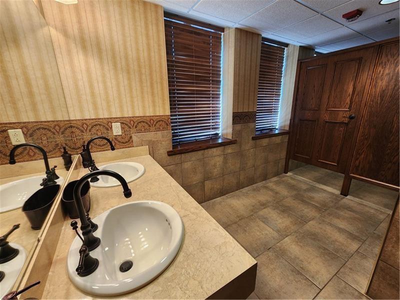 19 East Washington Street, Unit 4 New Castle, PA 16101 - Photo 8 of 12