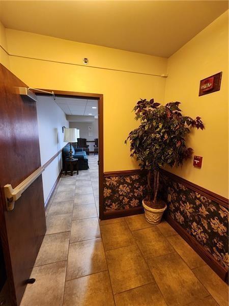 19 East Washington Street, Unit 4 New Castle, PA 16101 - Photo 9 of 12